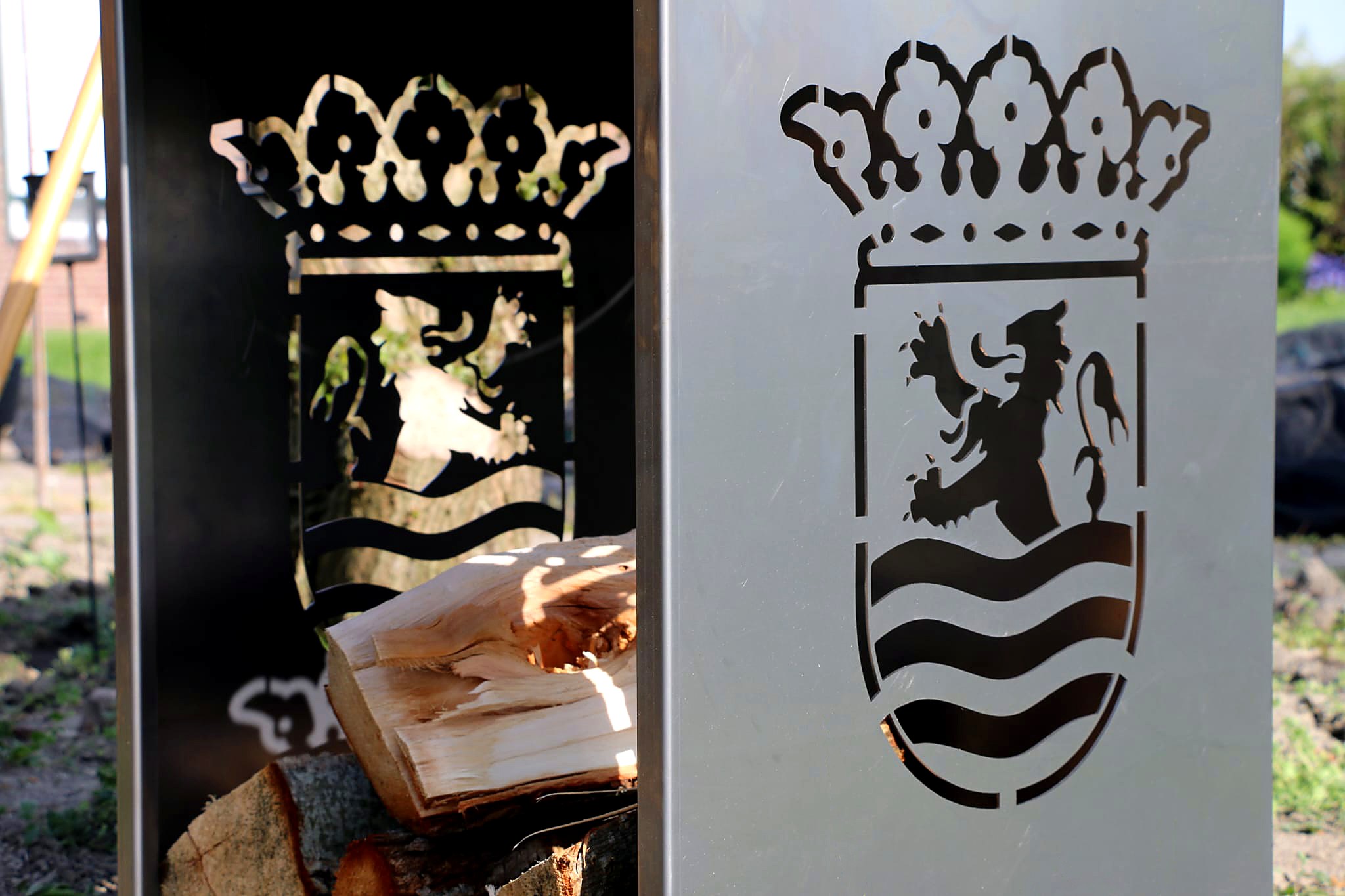 Stalen paneel met uitgesneden Zeeuws wapen